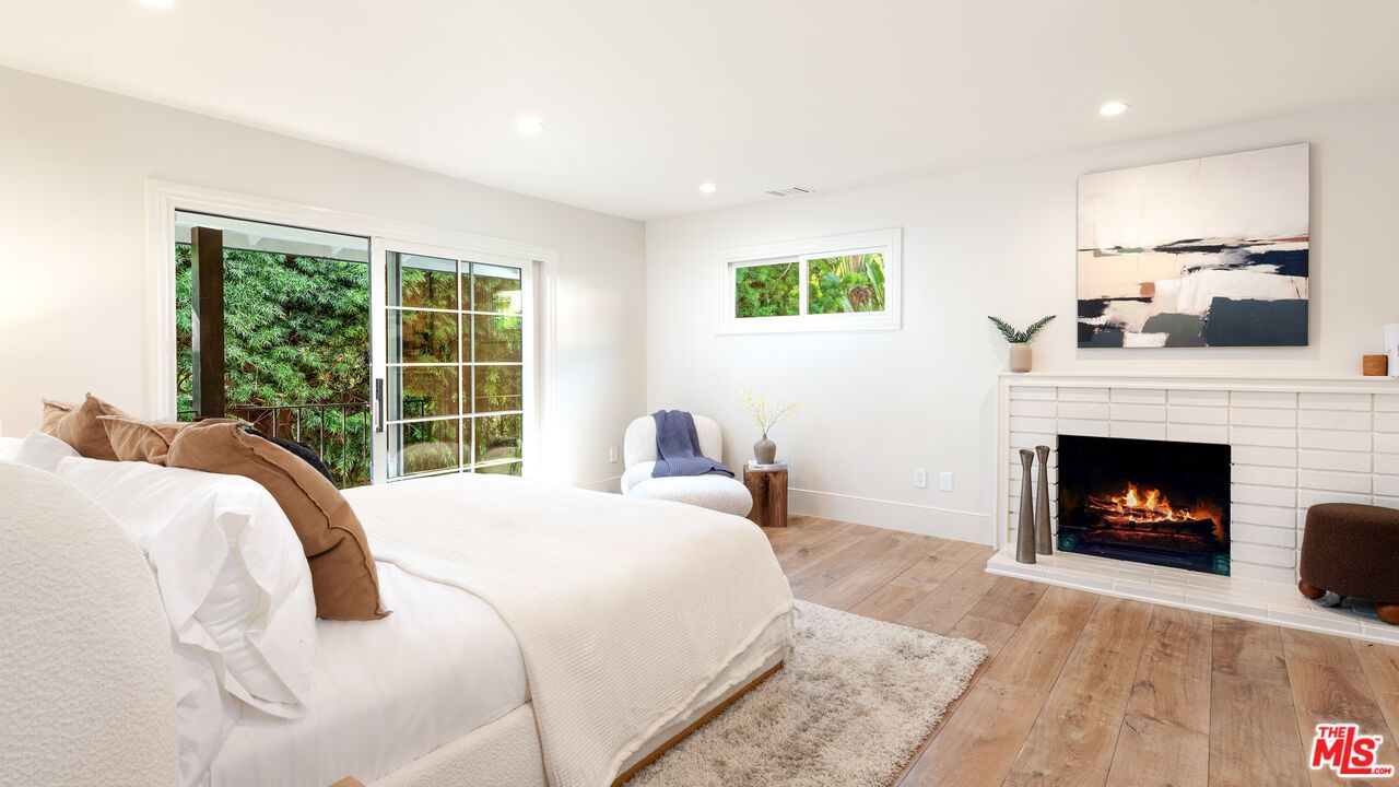 Bedroom, Fireplace, Interior, Recessed Lighting, Wood Texture Flooring