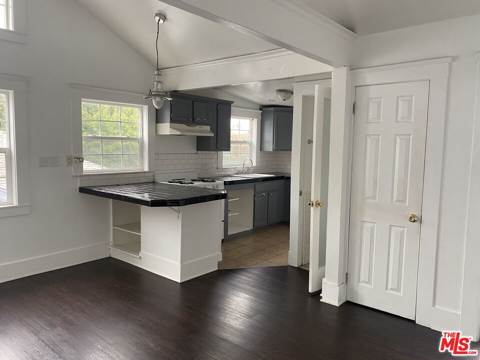 Interior, Kitchen, Pendant Lights, Wood Texture Flooring