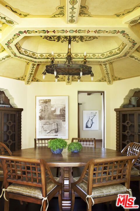 Dining room, Interior