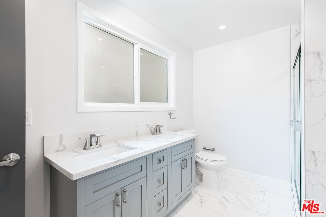 Bathroom, Dual Sink Vanities, Interior, Marble, Recessed Lighting