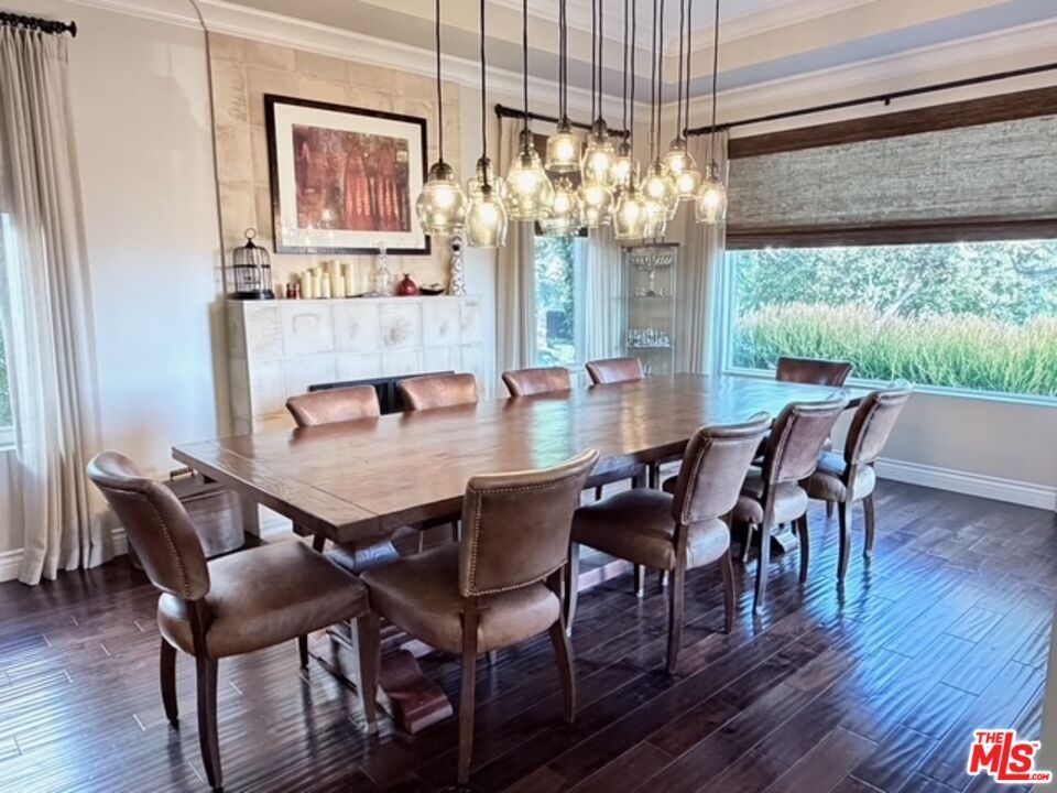 Chandelier, Dining room, Interior, Pendant Lights, Wood Texture Flooring
