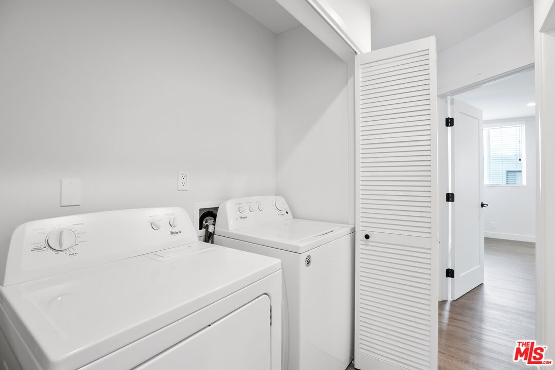 Interior, Recessed Lighting, Utility Closets, Washer, Wood Texture Flooring