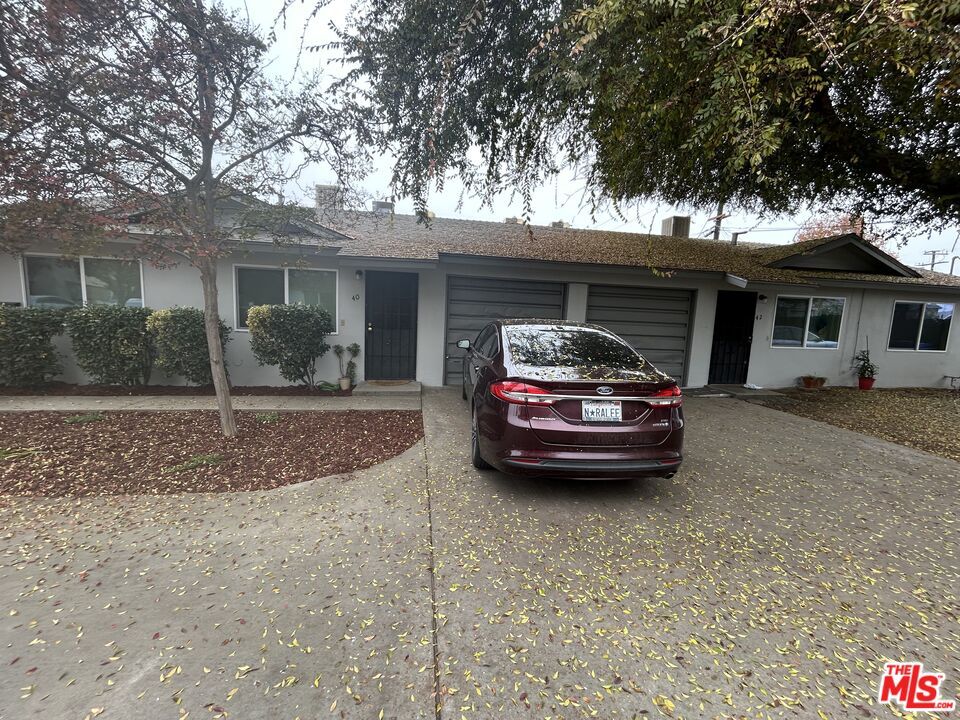 Attached, Exterior, Facade, Ranch