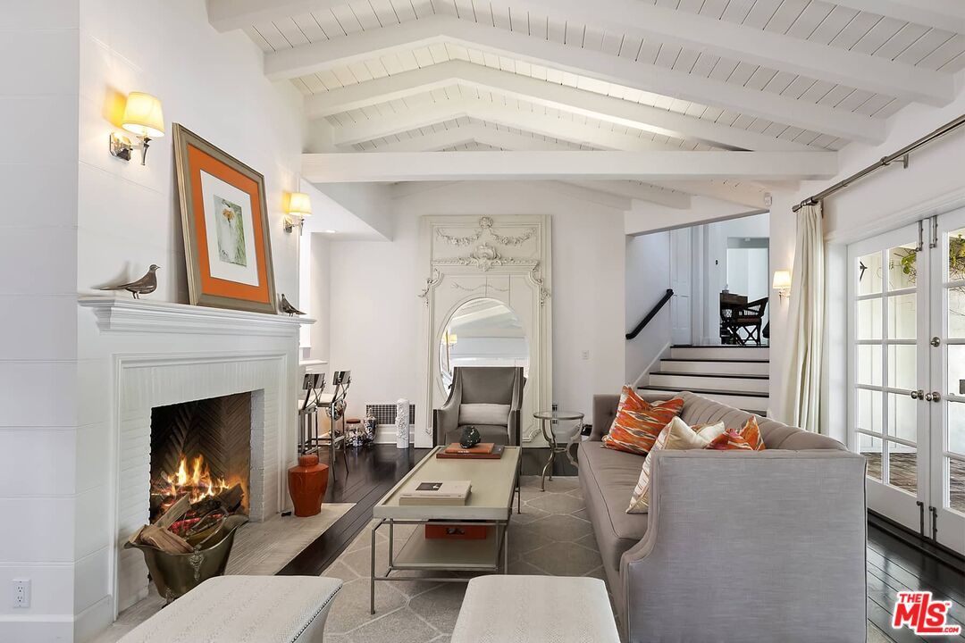 Fireplace, Interior, Living room