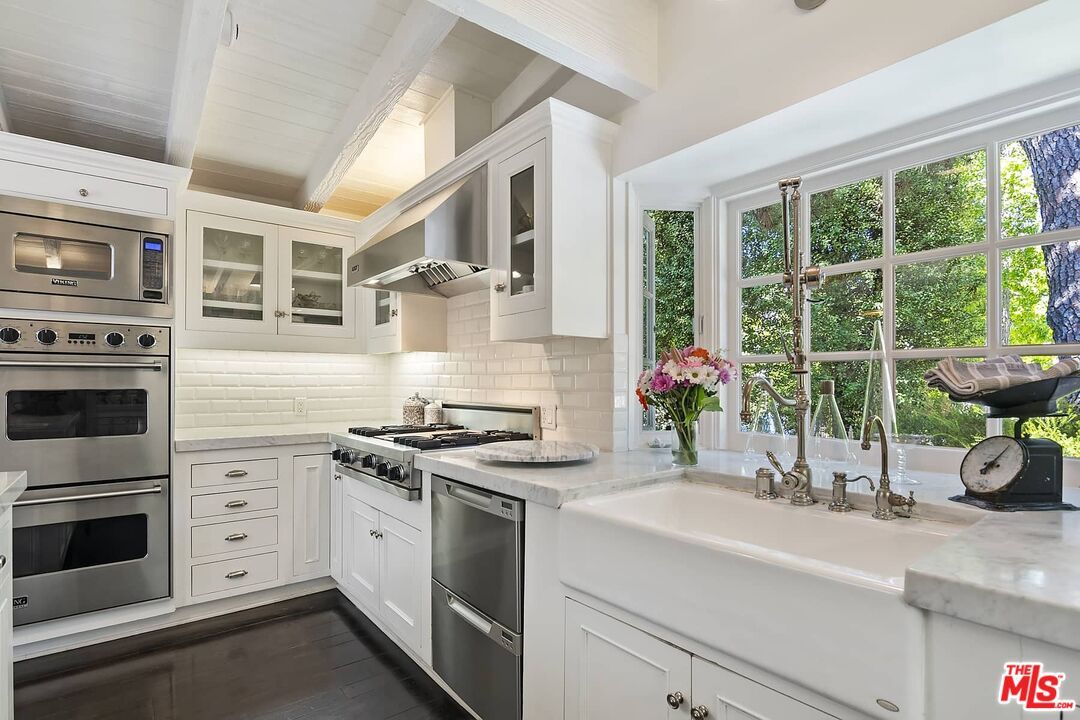 Interior, Kitchen, Stainless Steel Appliances