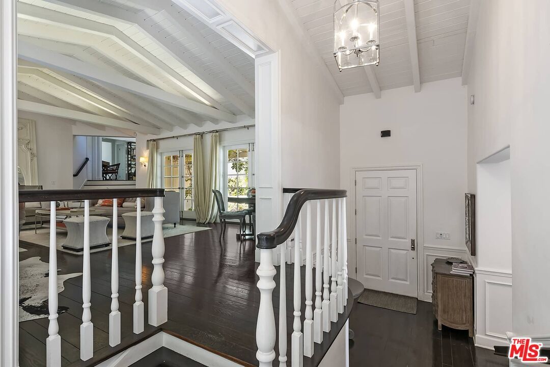 Chandelier, Interior, Wood Texture Flooring