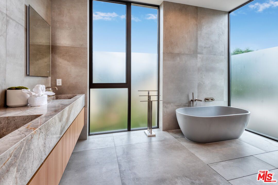 Bathroom, Free Standing Baths, Interior