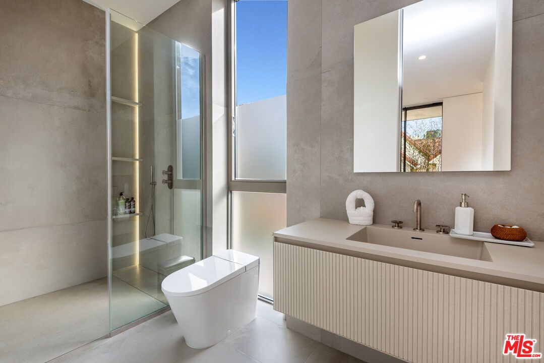 Bathroom, Free Standing Baths, Glass Shower, Interior, Recessed Lighting