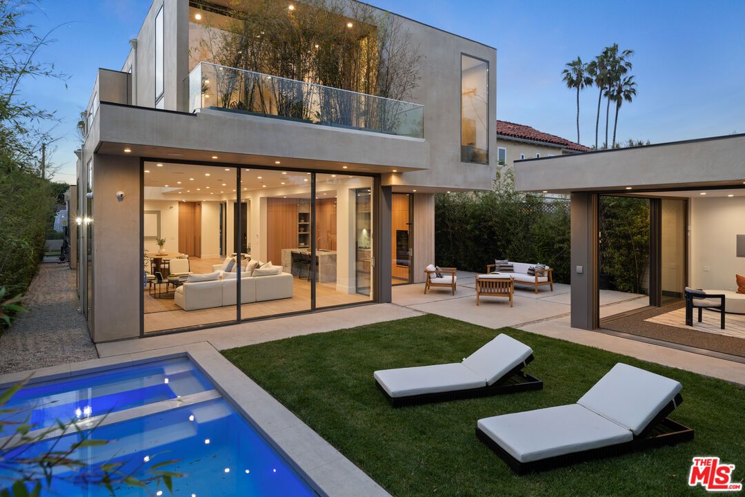 Backyard, Exterior, Pool