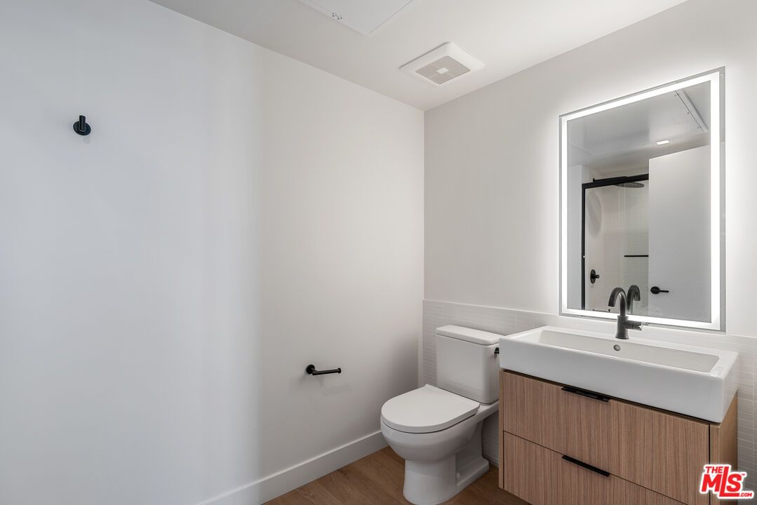 Bathroom, Interior, Recessed Lighting, Wood Texture Flooring