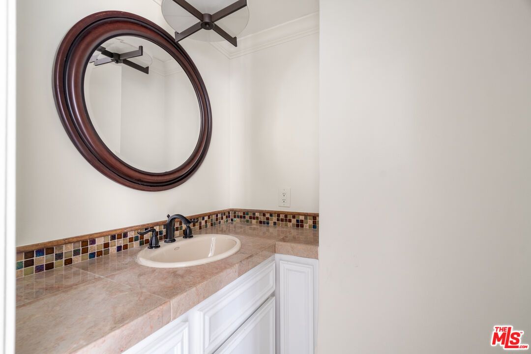 Bathroom, Interior, Tile Countertops