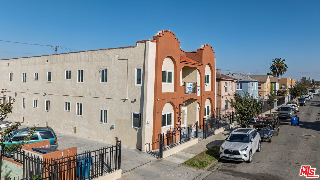 Exterior, Facade, Spanish Mediterranean