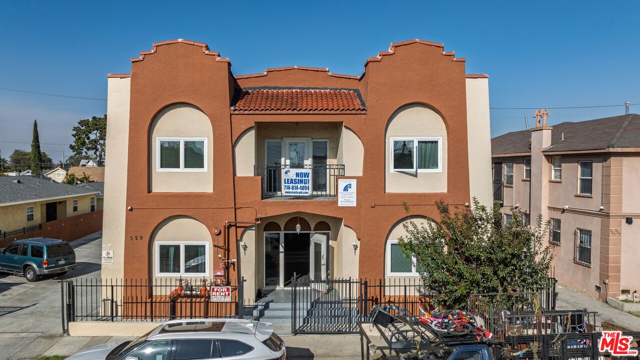 Exterior, Facade, Spanish Mediterranean