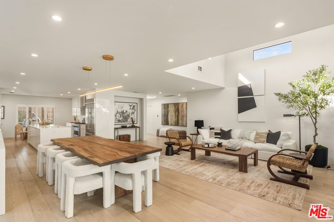 Dining room, Interior, Living room, Pendant Lights, Recessed Lighting, Wood Texture Flooring