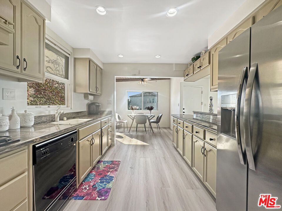 Dining room, Interior, Kitchen, Recessed Lighting, Stainless Steel Appliances, Wood Texture Flooring