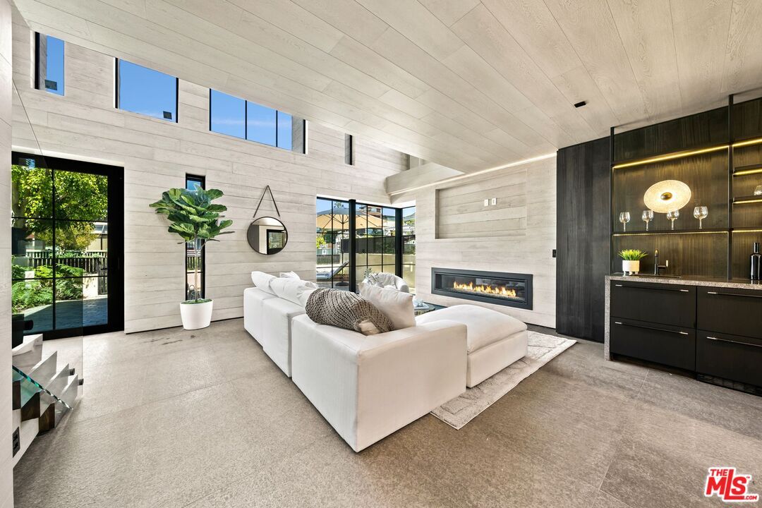 Fireplace, Interior, Living room