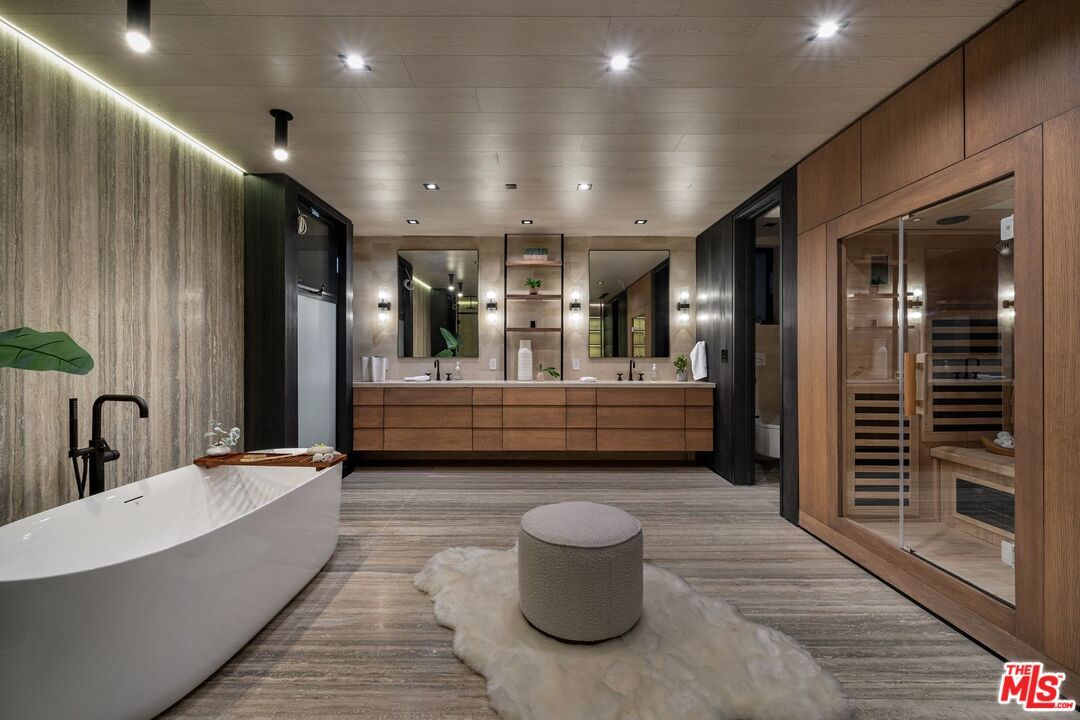 Bathroom, Dual Sink Vanities, Free Standing Baths, Interior, Recessed Lighting