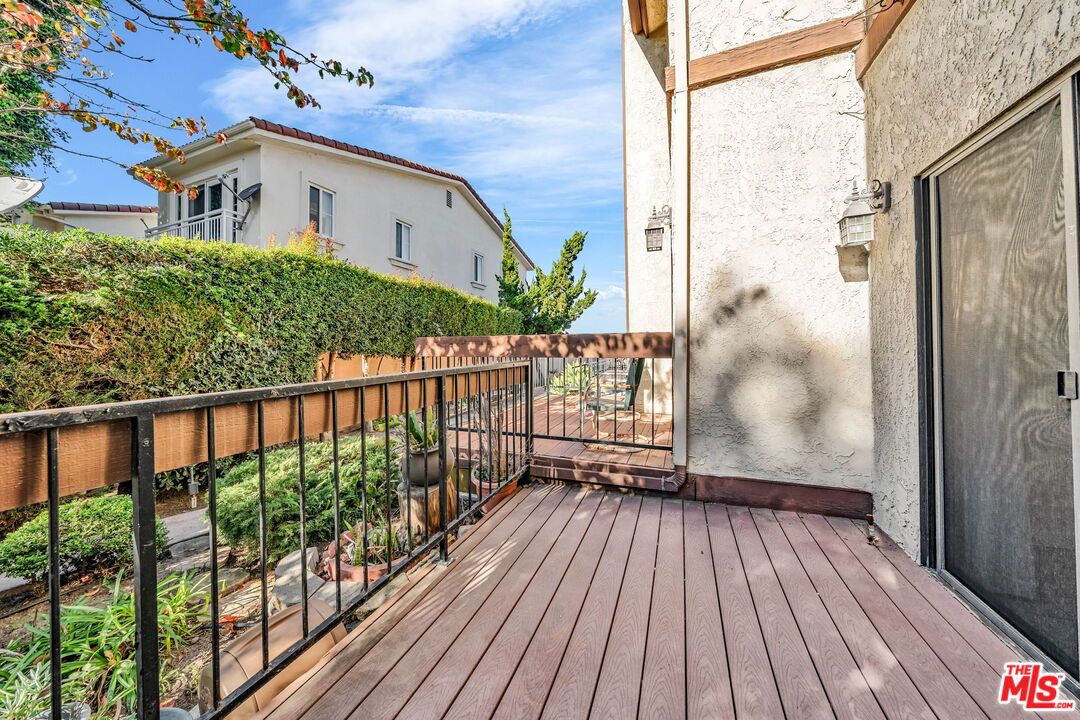 Exterior, Wood Texture Flooring