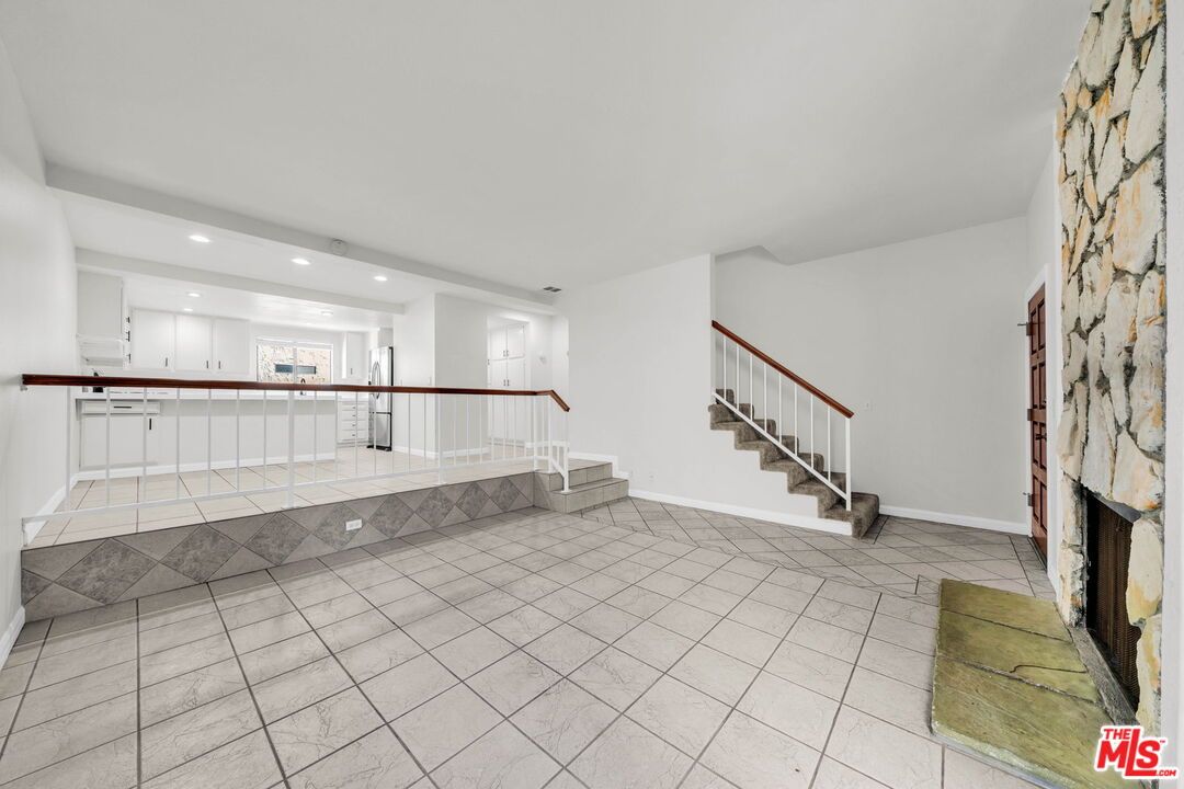 Fireplace, Interior, Recessed Lighting