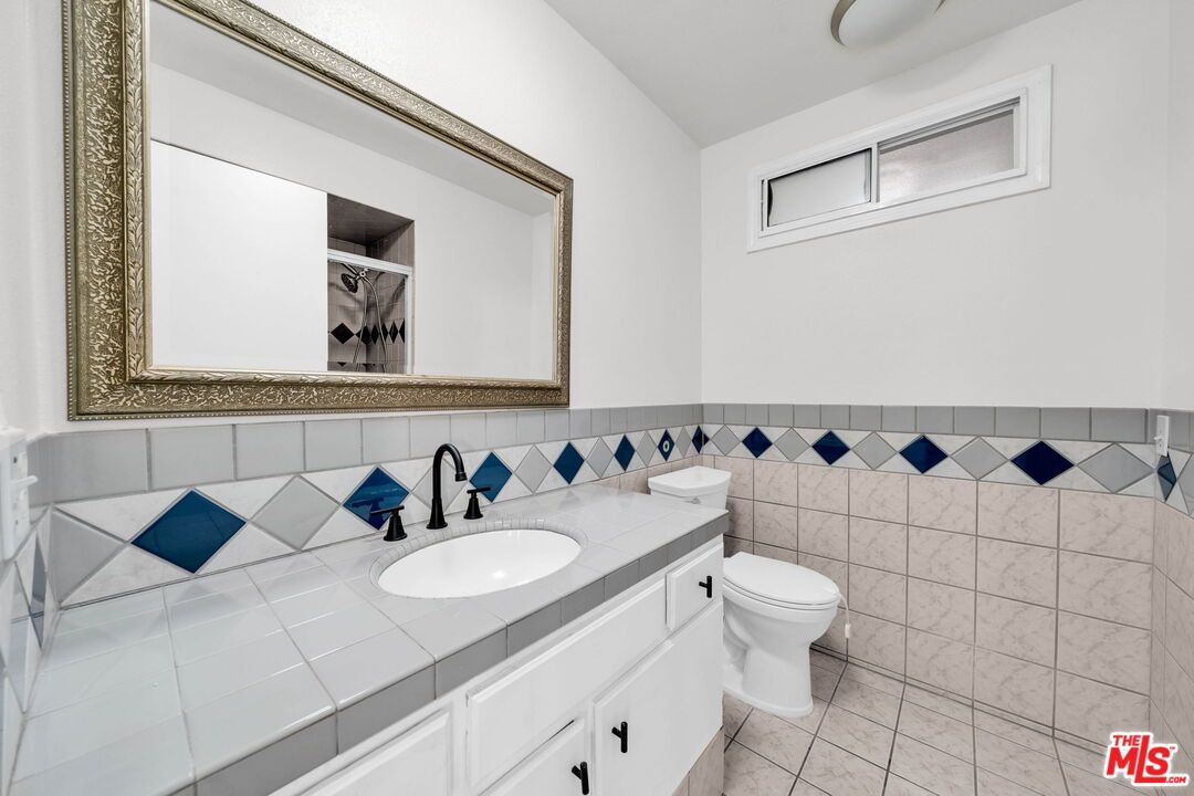 Bathroom, Interior, Tile Countertops