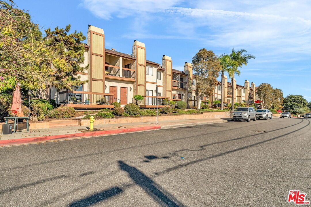 Exterior, Facade, Condo Building