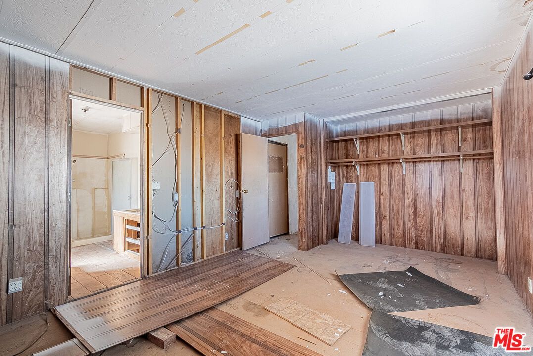 Interior, Wooden Walls