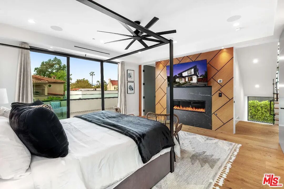 Bedroom, Fireplace, Interior, Recessed Lighting, Wood Texture Flooring