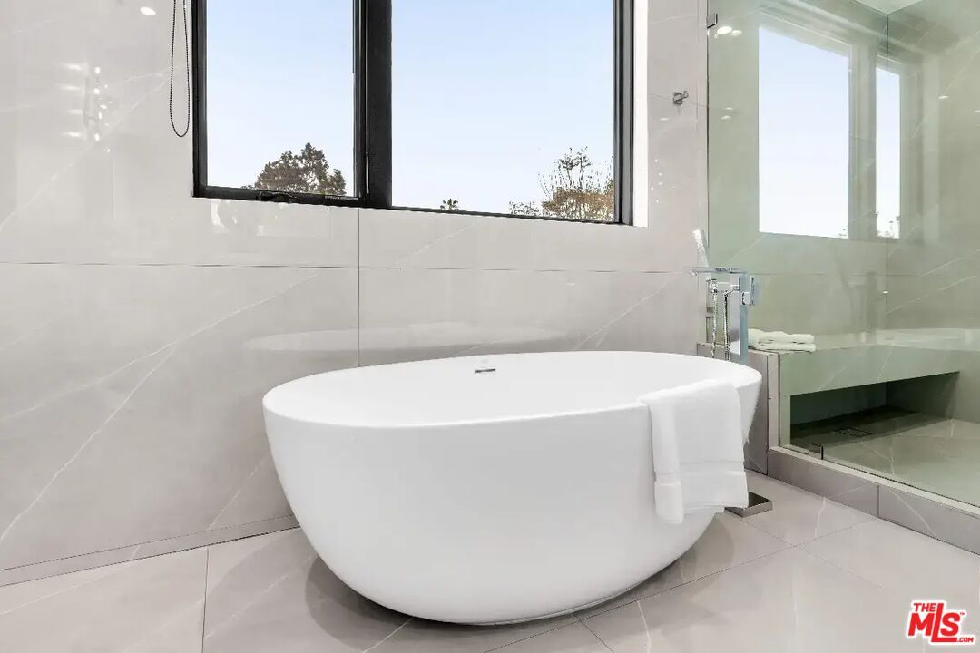 Bathroom, Free Standing Baths, Interior, Recessed Lighting