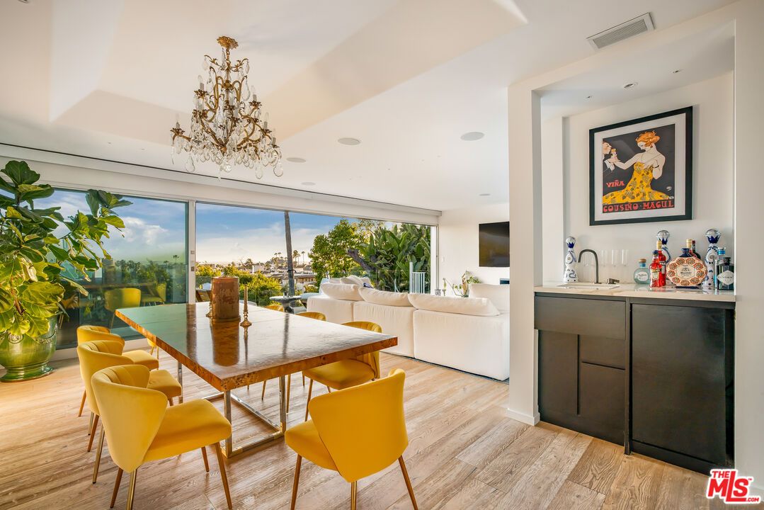 Chandelier, Dining room, Interior, Living room, Recessed Lighting, Wood Texture Flooring