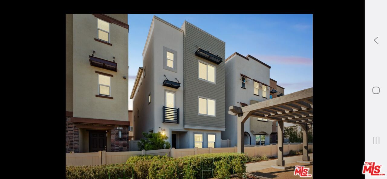 Exterior, Facade, Brick Facade, Modern