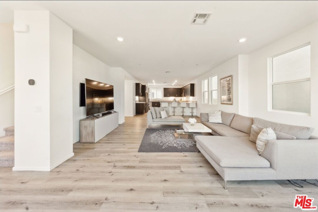 Interior, Kitchen, Living room, Pendant Lights, Recessed Lighting, Wood Texture Flooring