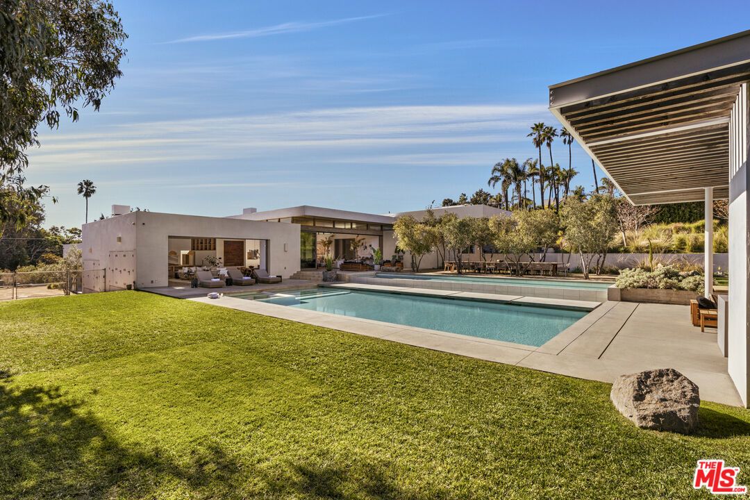 Backyard, Exterior, Pool