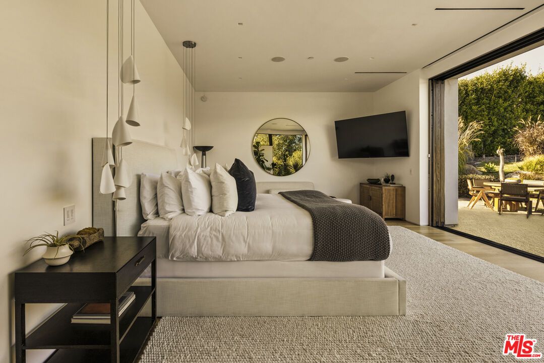 Bedroom, Interior, Pendant Lights, Recessed Lighting
