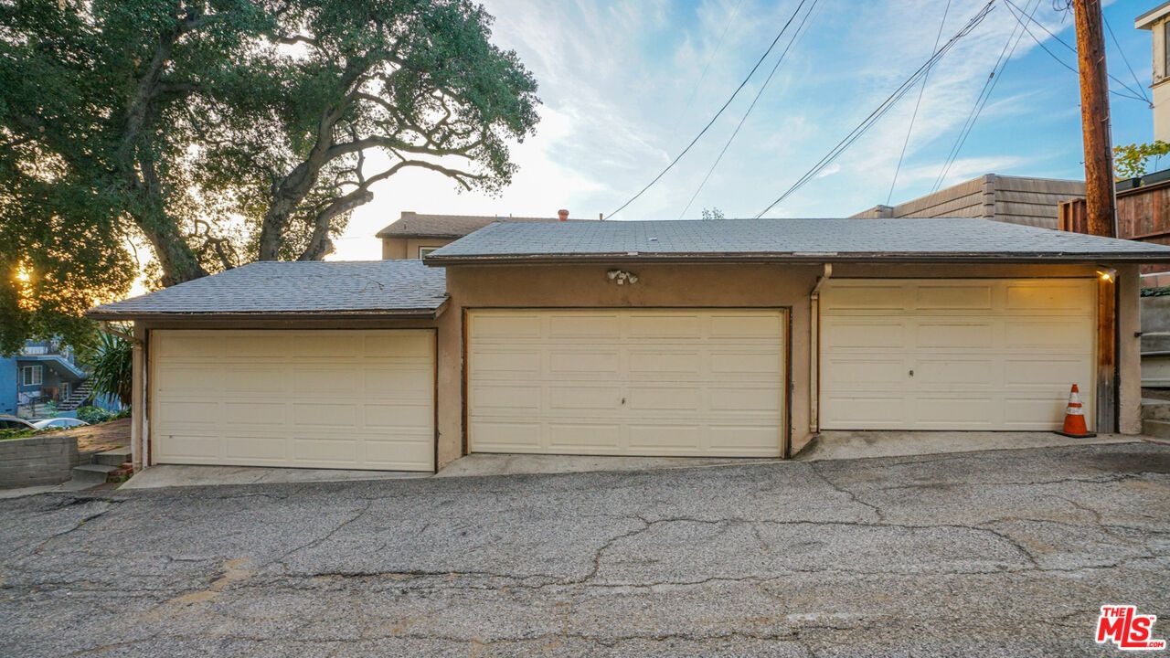 Detached Garage, Exterior