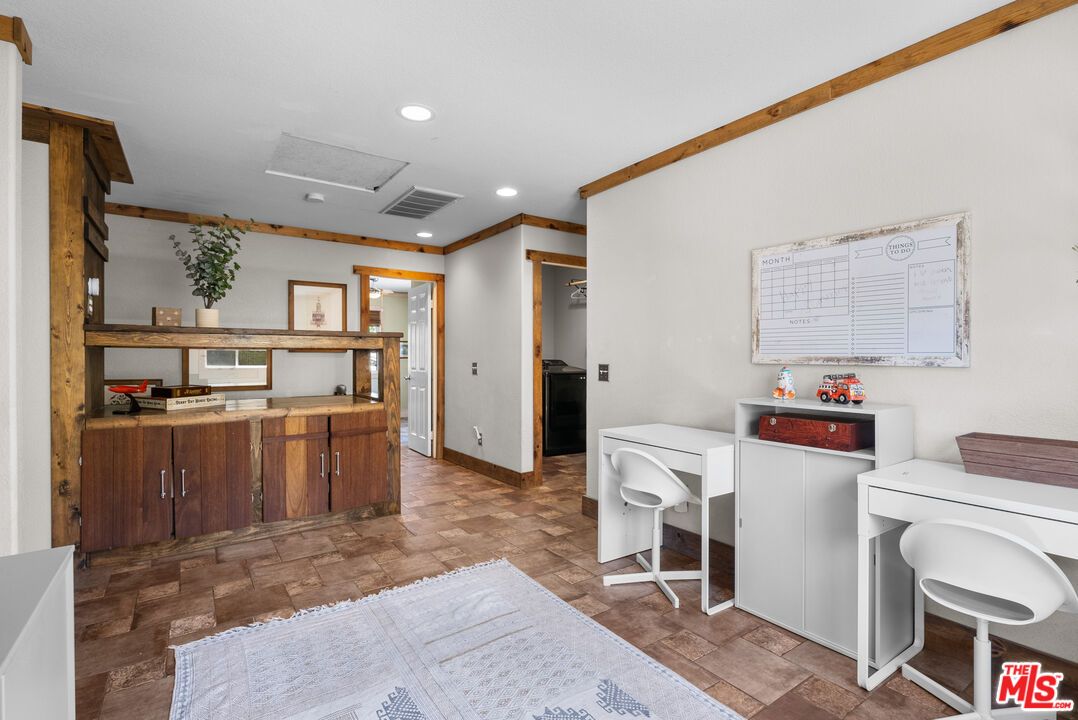 Dining room, Interior, Recessed Lighting