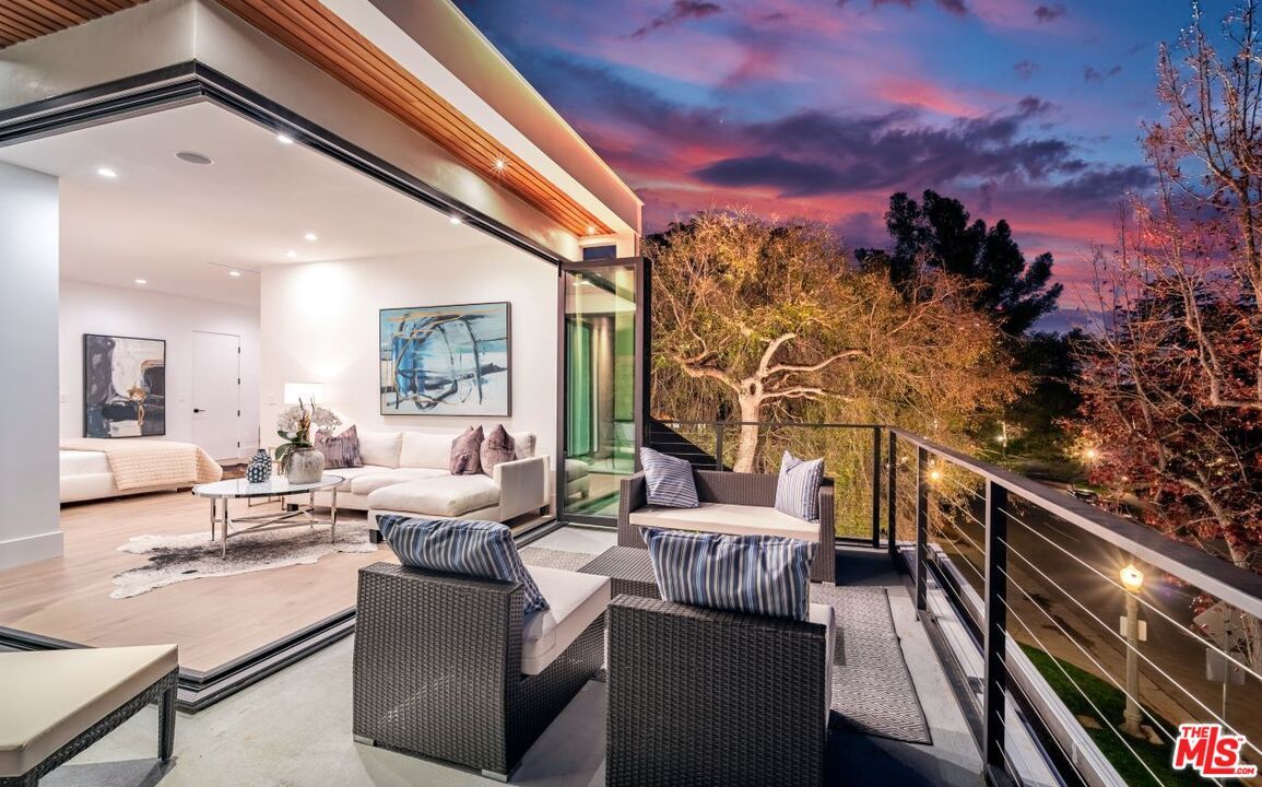 Exterior, Recessed Lighting