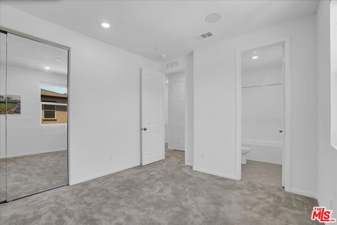 Bathroom, Empty room, Interior, Recessed Lighting
