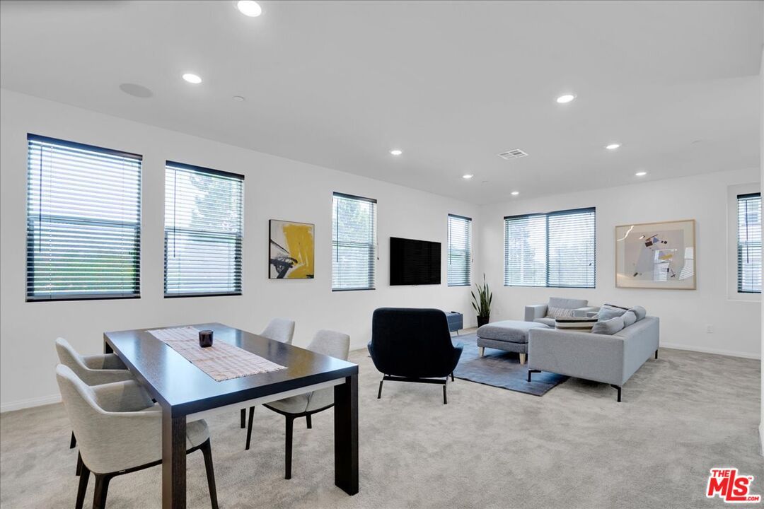 Dining room, Interior, Living room, Recessed Lighting