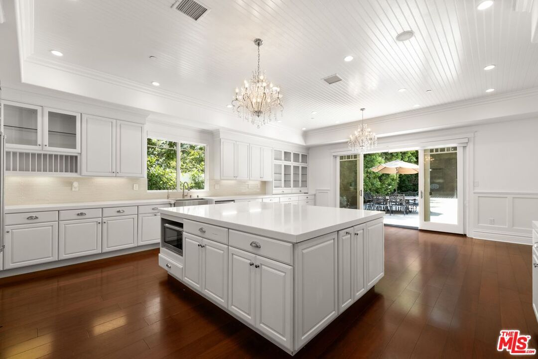 Chandelier, Interior, Kitchen, Recessed Lighting, Wood Texture Flooring