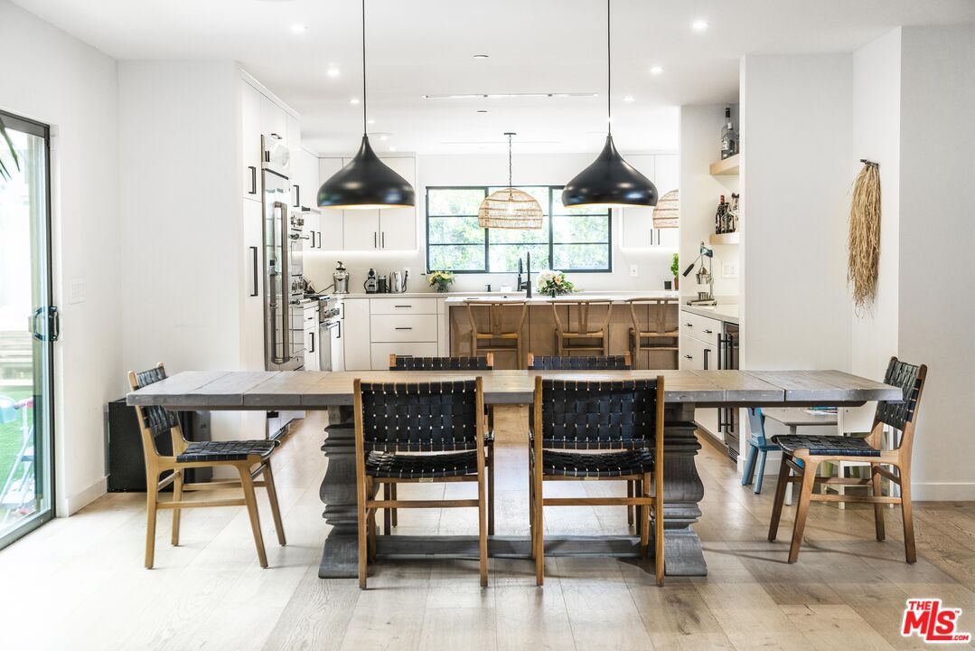 Dining room, Interior, Kitchen, Pendant Lights, Recessed Lighting, Wood Texture Flooring