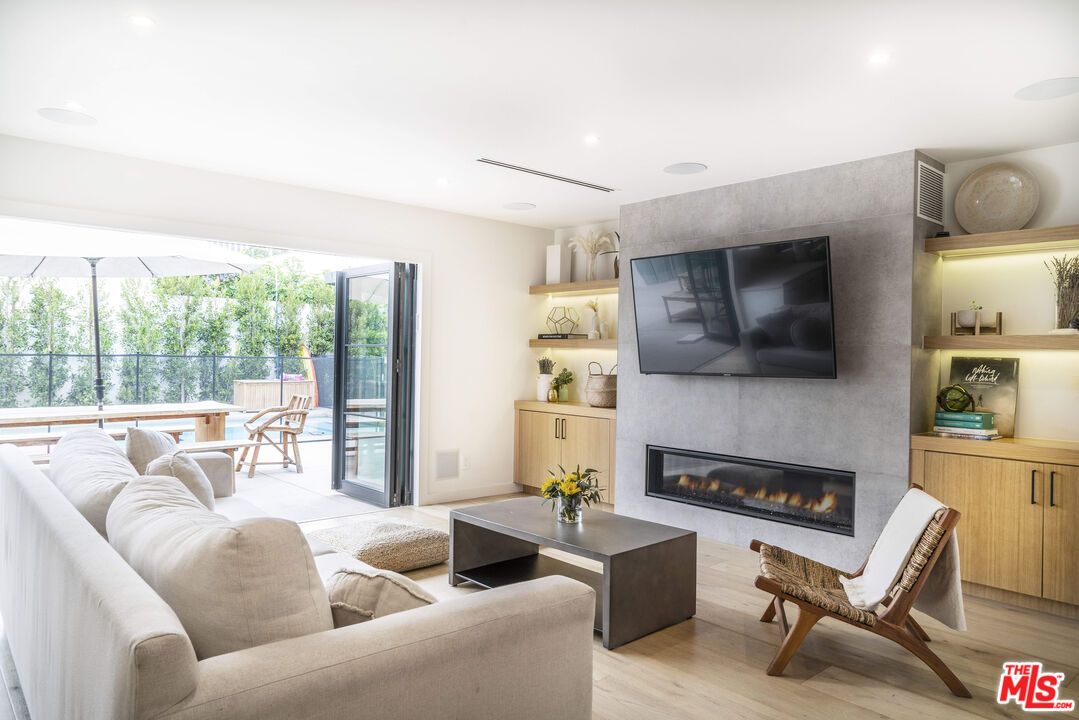 Fireplace, Interior, Living room, Recessed Lighting, Wood Texture Flooring