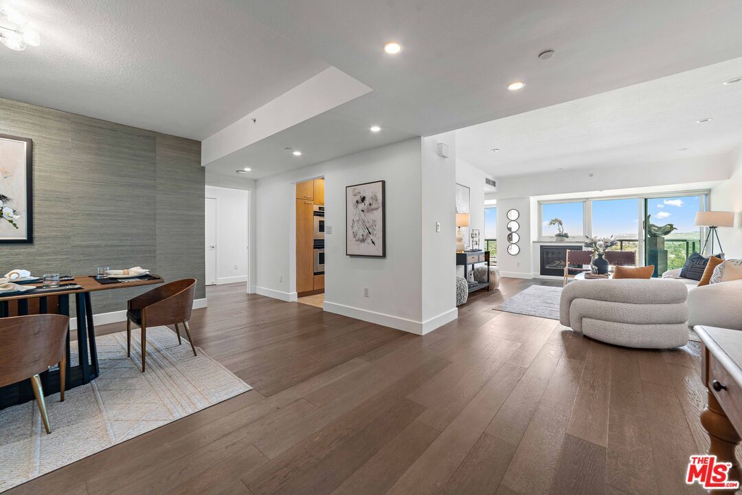 Dining room, Interior, Living room, Recessed Lighting, Wood Texture Flooring