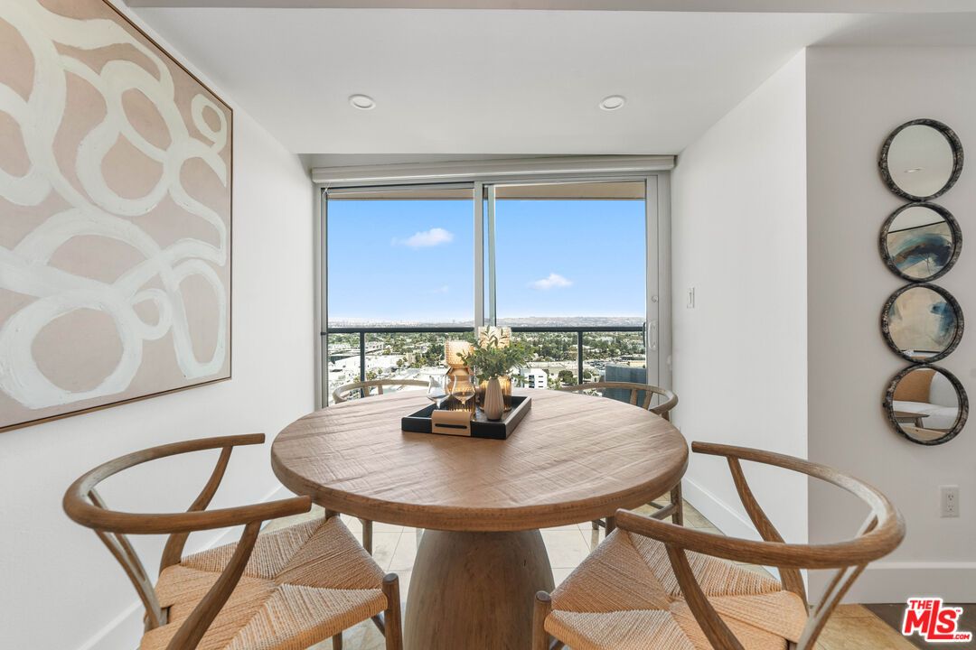 Dining room, Interior, Recessed Lighting, Water