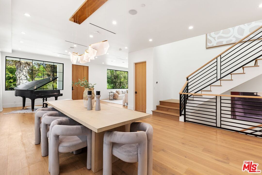 Dining room, Interior, Pendant Lights, Piano, Recessed Lighting, Wood Texture Flooring