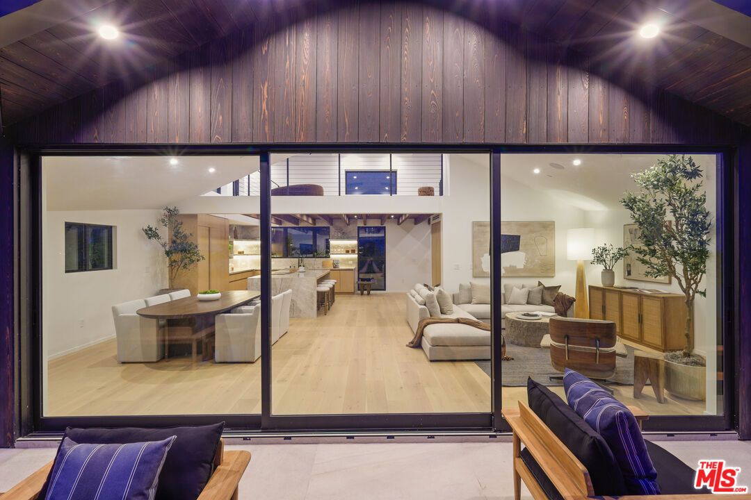 Bedroom, Interior, Recessed Lighting, Wooden Ceilings, Wood Texture Flooring