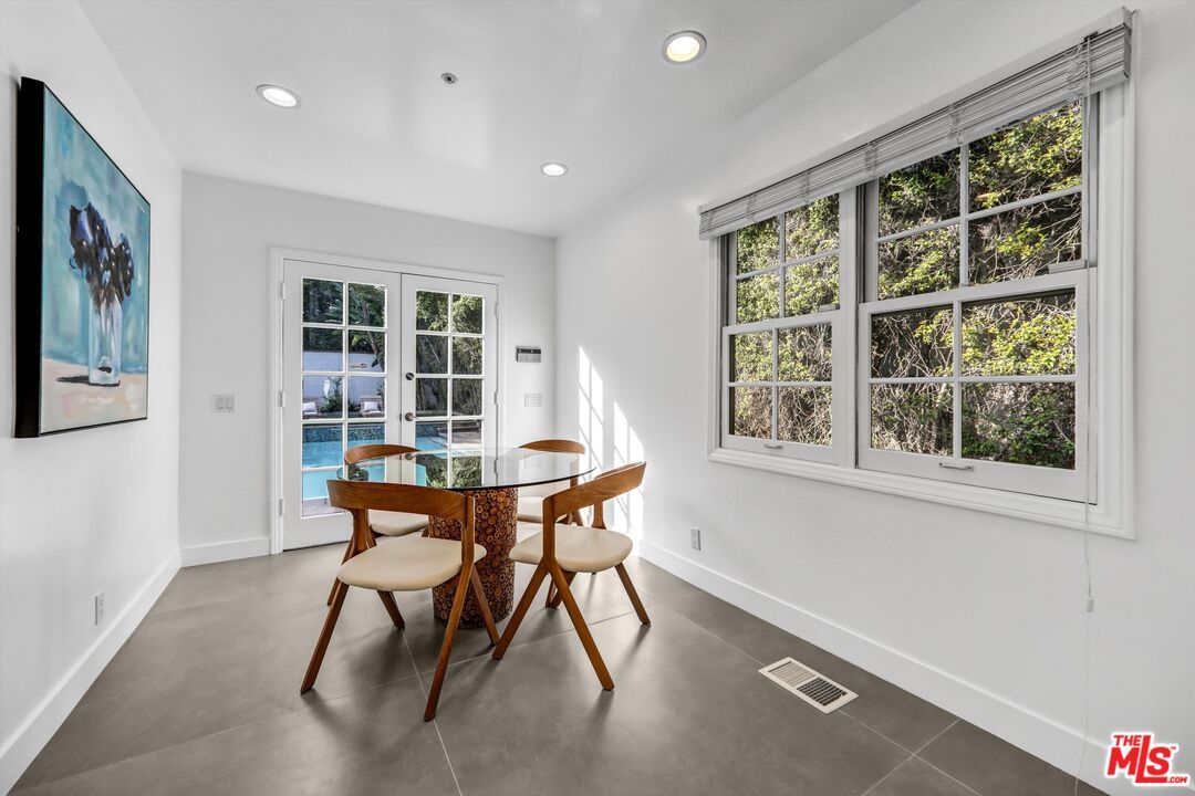 Dining room, Interior, Recessed Lighting