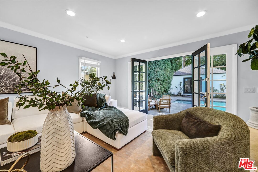 Bedroom, Interior, Living room, Recessed Lighting