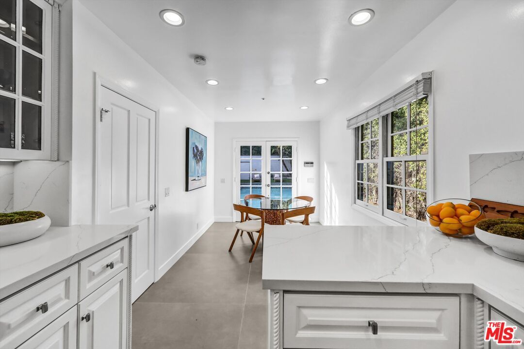 Dining room, Interior, Kitchen, Recessed Lighting, Water
