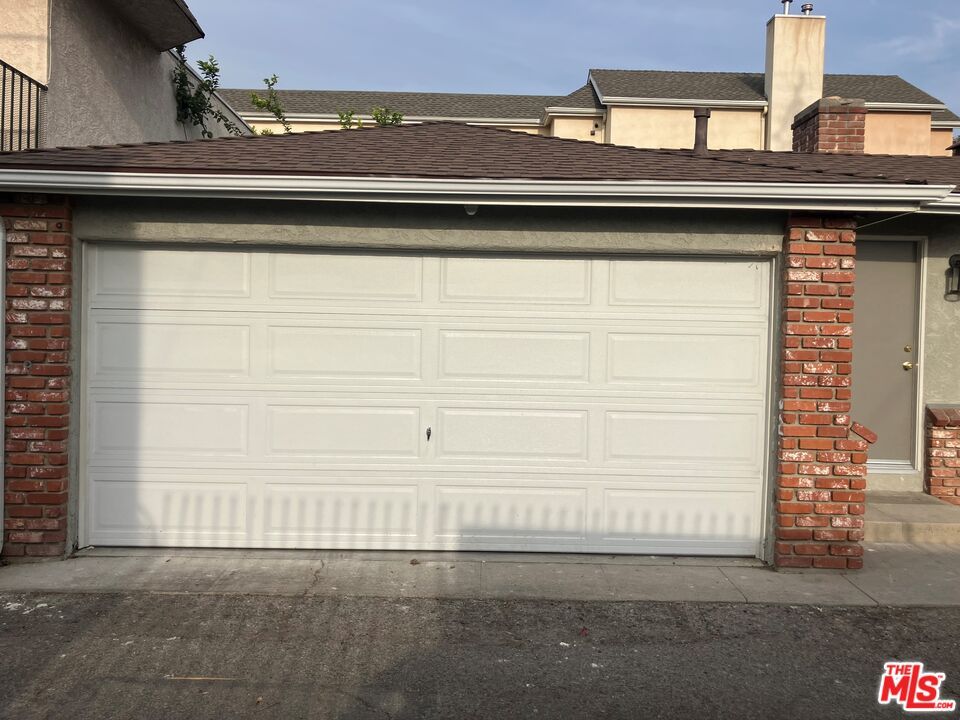 Detached Garage, Exterior