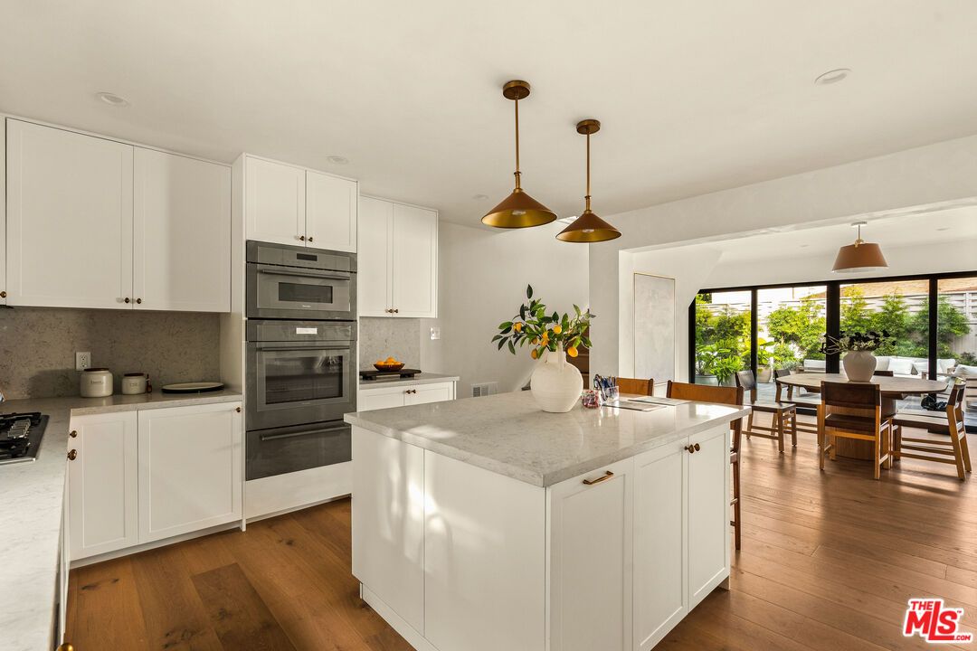 Dining room, Interior, Kitchen, Pendant Lights, Recessed Lighting, Wood Texture Flooring